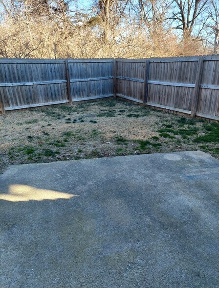 Building Photo - 2006 Rashid Ct