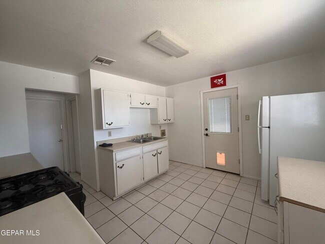 Building Photo - 7289 Mimosa Ave