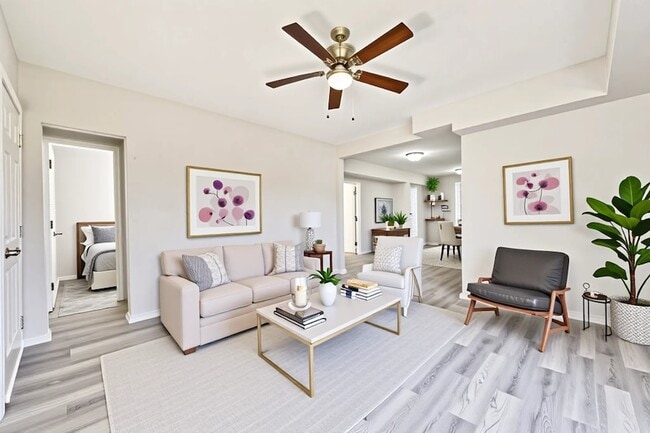 Building Photo - 424 S Broadway St