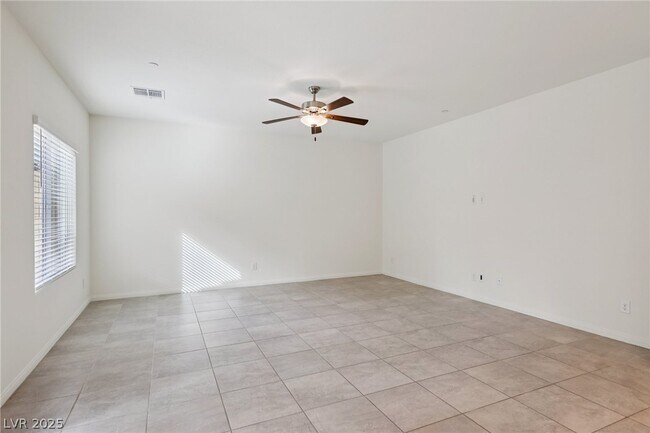 Building Photo - 10971 Meridian Flds Ave