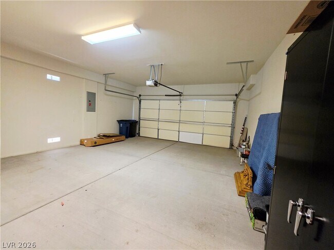 Building Photo - 2312 Perrysburg Dr