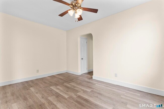 Building Photo - 313 High St