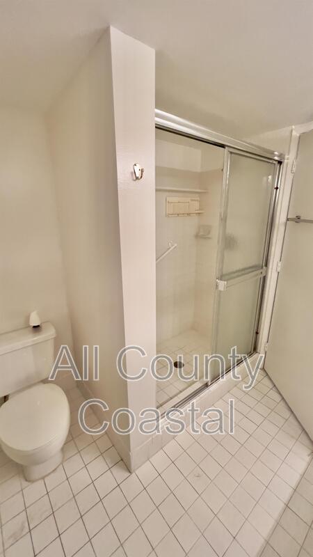 Building Photo - 6121 Pointe Regal Cir