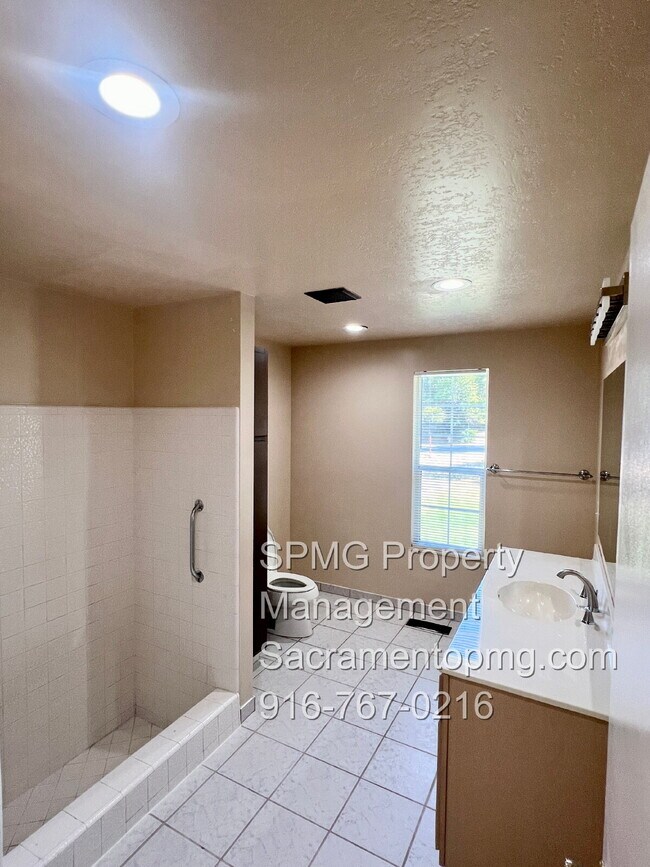 Building Photo - Rocklin Rental Gem – 3 Bed, 2 Bath, Large ...