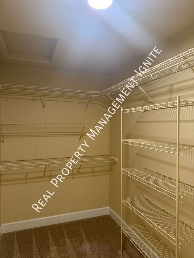 Building Photo - 20633 Couples Ln