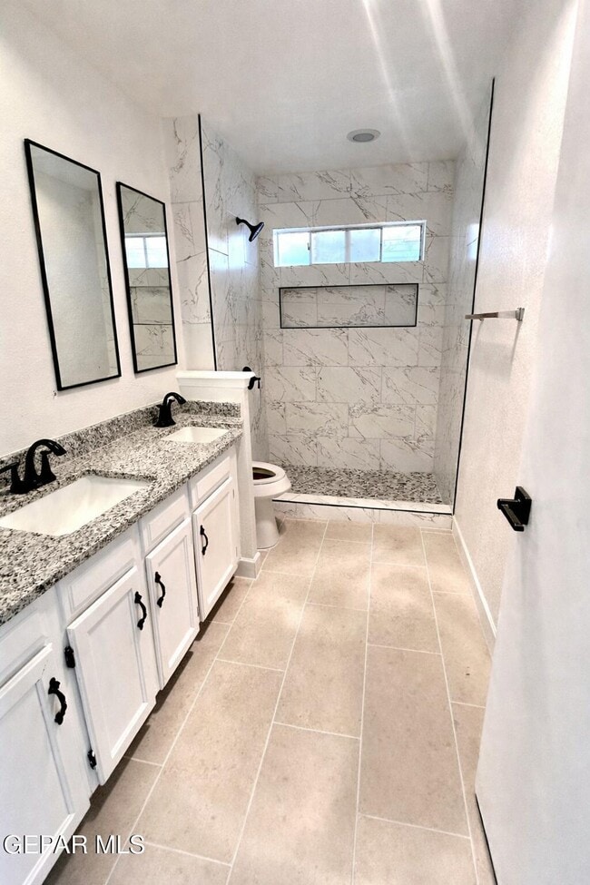 Building Photo - 740 Tepic Dr