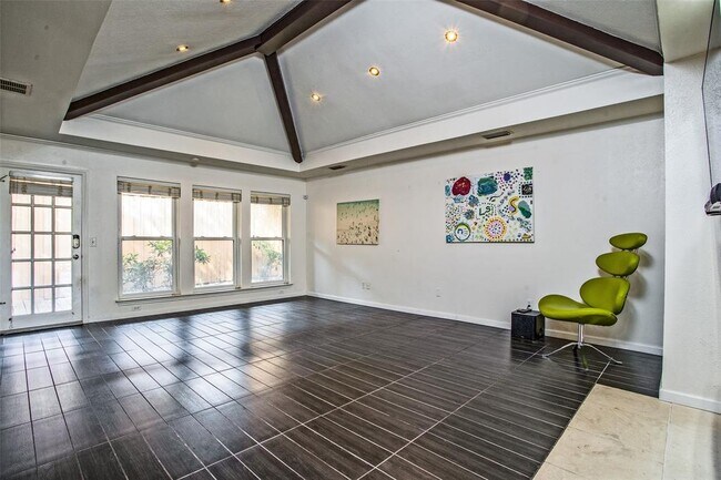 Building Photo - 9127 Valley Chapel Ln