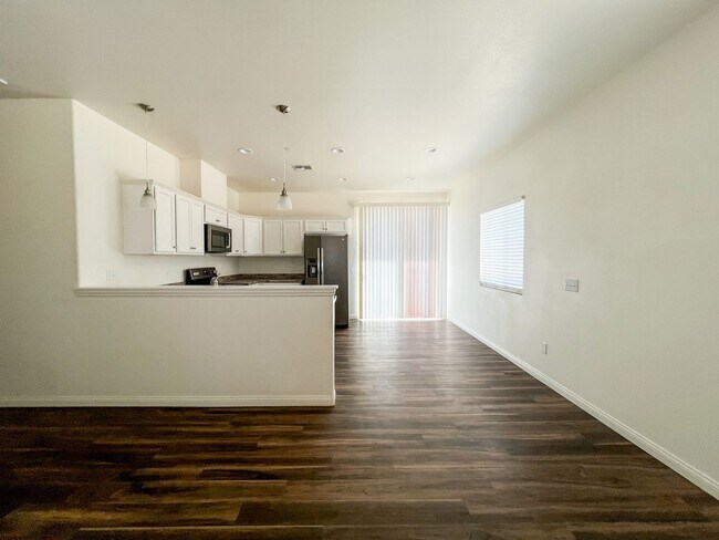 Building Photo - 29 Palms Home with Solar