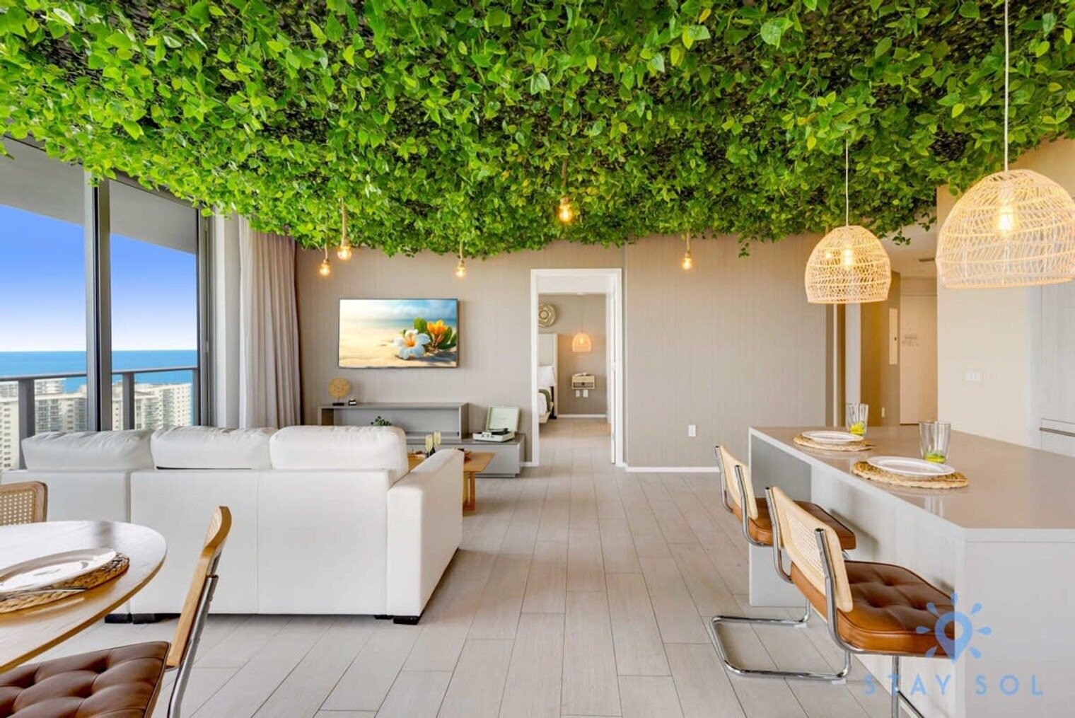 Building Photo - 4010 S Ocean Dr