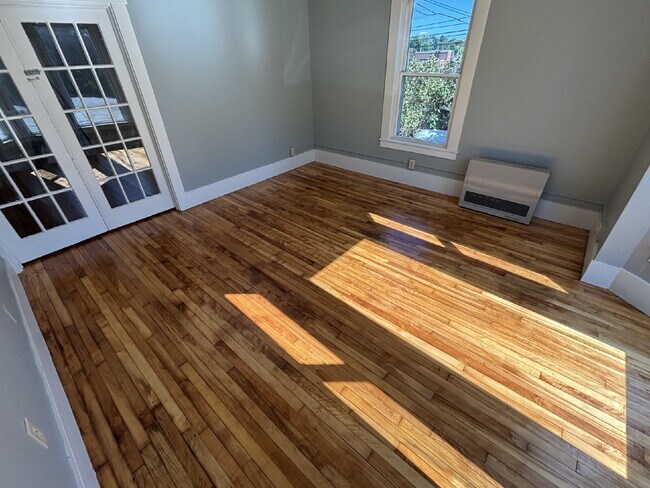 Building Photo - Spacious 4BR / 2BA Sanford Apartment with Heat Included!