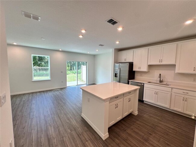 Building Photo - 3031 Jessamine Dr
