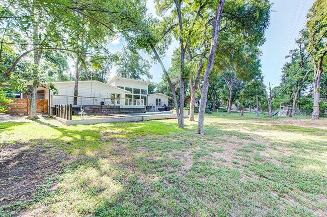 Building Photo - 6106 Shoal Creek Blvd