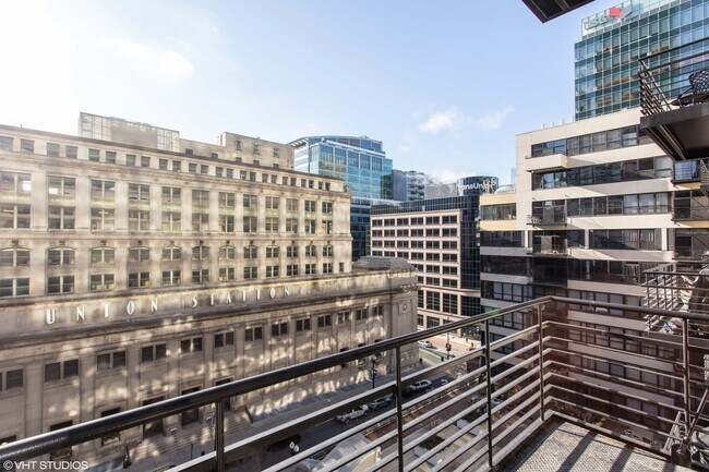 Building Photo - 130 S Canal St