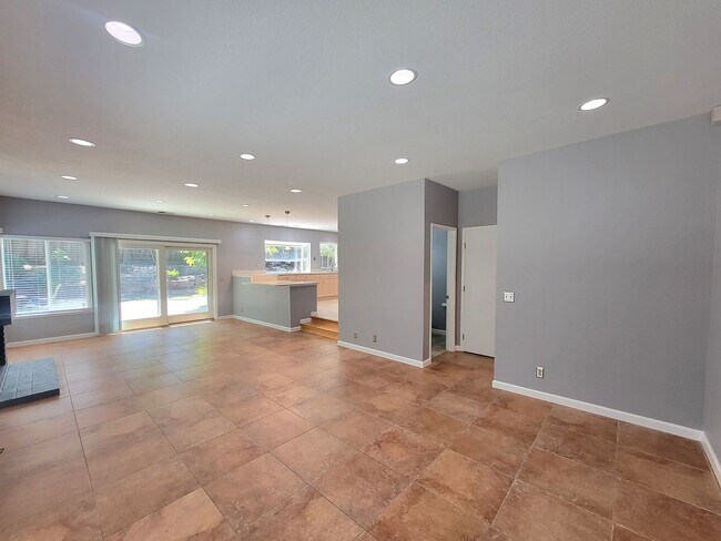 Building Photo - Spacious Beauty with Remodeled Kitchen and...