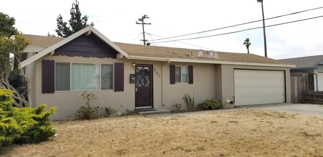Primary Photo - Spacious North Salinas Home