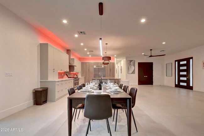 Building Photo - 6401 E Larkspur Dr