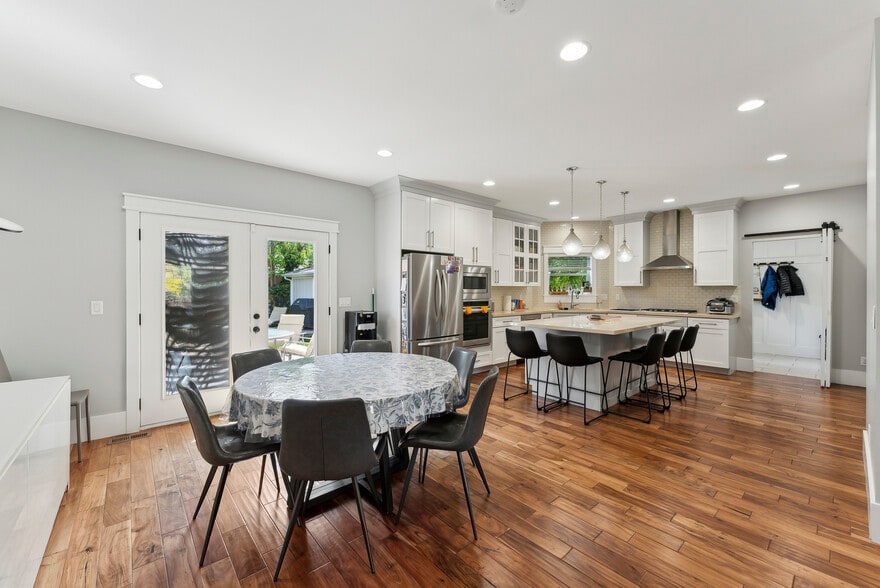 large dining and kitchen area - 1044 E Wood Ave