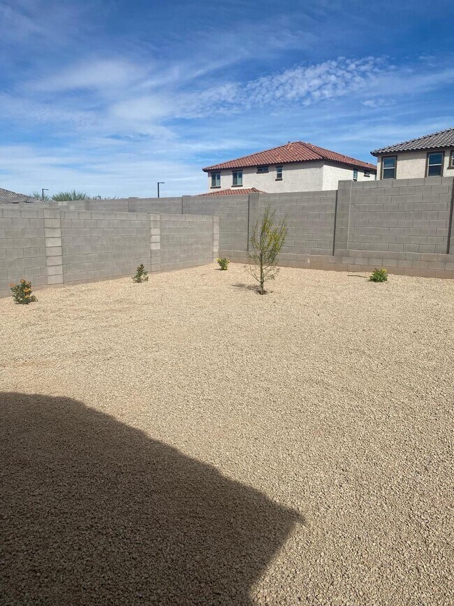 Building Photo - 17182 W Oberlin Way