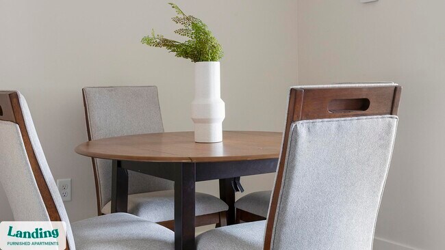 Building Photo - 2 Trl Run