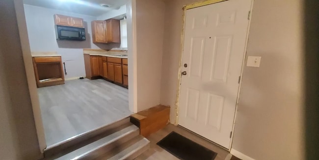 Building Photo - Charming 3-Bedroom Pet-Friendly Home with Modern Conveniences in Flint Charter Township!