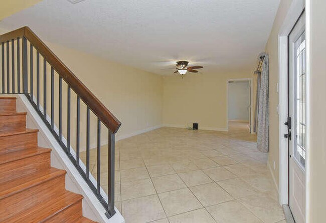 Building Photo - 11 Atrium Cir