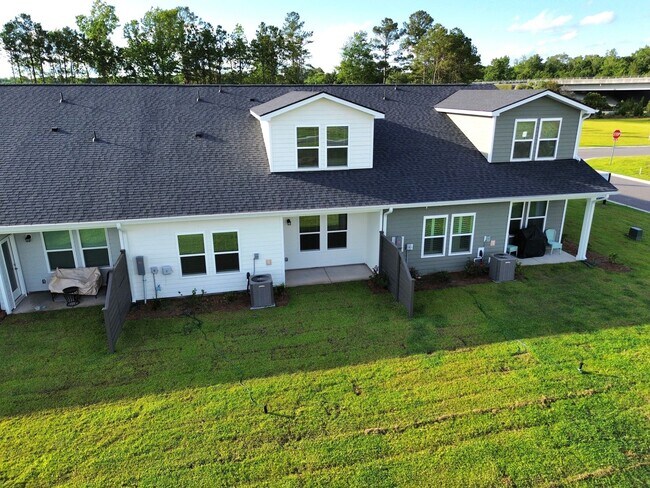Building Photo - 738 Ebb Tide Rd