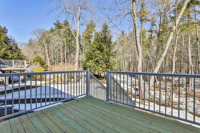 Building Photo - 22 Reeds Ferry Way