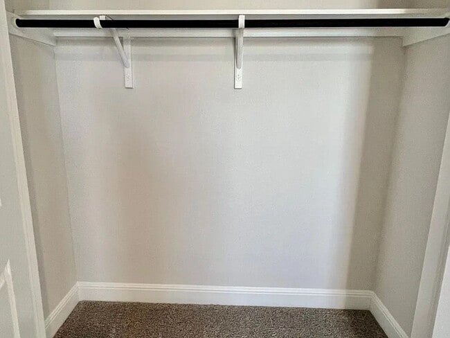 Building Photo - Open Concept Family Dream Home!