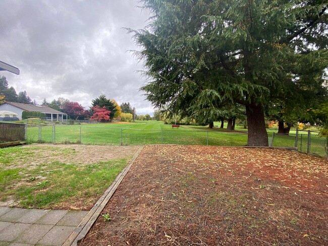 Building Photo - DW1217 - A