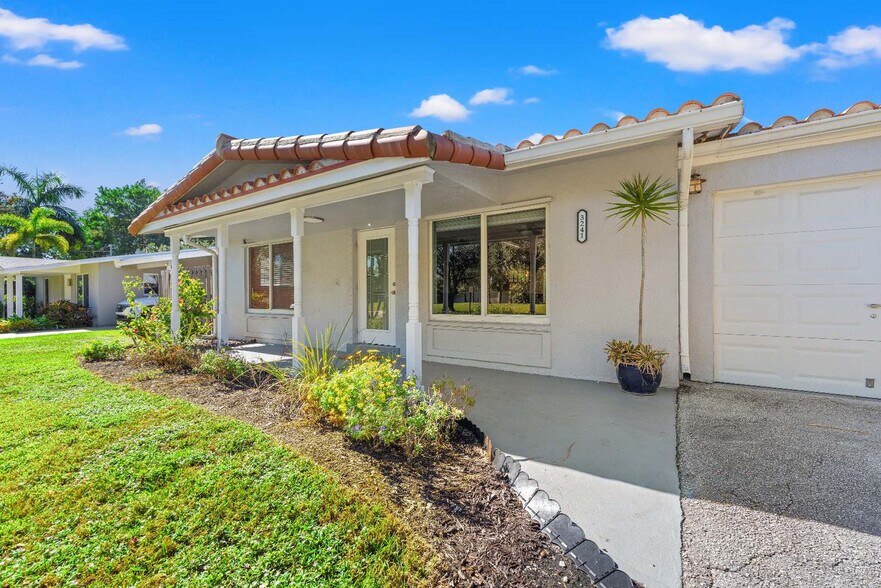 Building Photo - 3241 NW 18th Ave