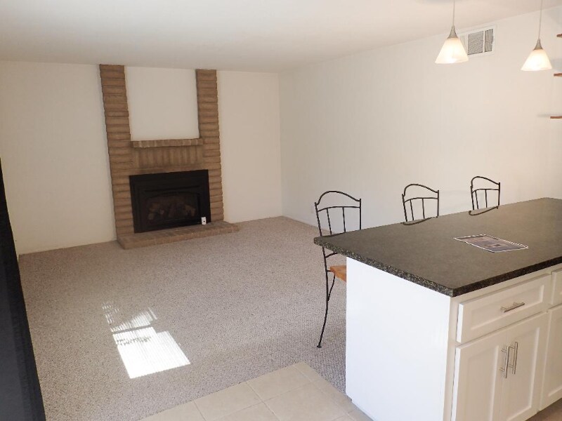 Building Photo - 1662 Stanmore Dr