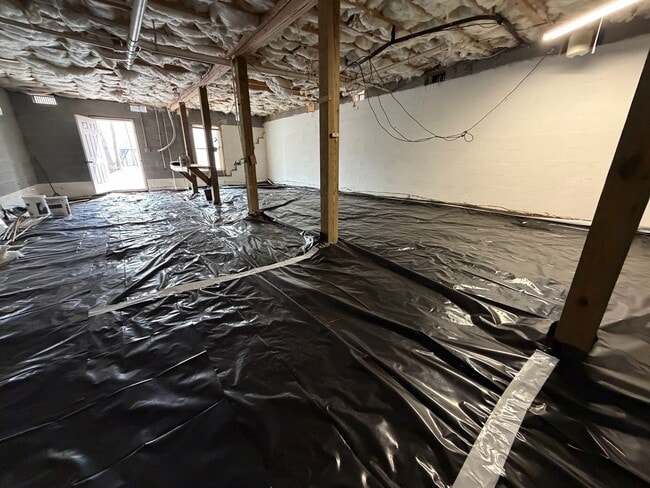 Building Photo - East AVL - Wooded Lot, Three Bedrooms