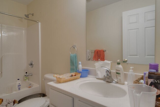 Building Photo - New Kent Townhomes