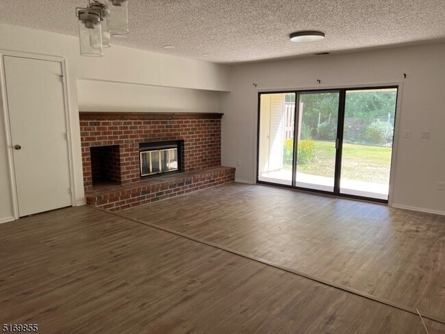 Building Photo - 67 Woodward Ln
