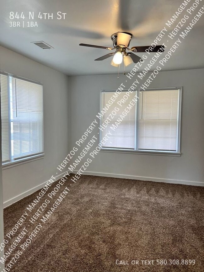 Building Photo - 844 N 4th St