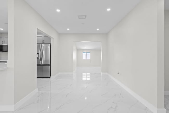 Building Photo - 230 NW 33rd Terrace