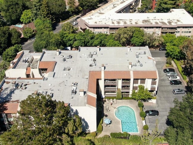 Building Photo - 226 W Edith Ave