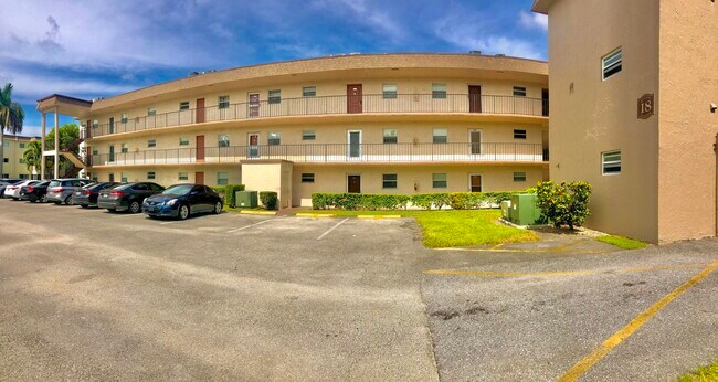 Building Photo - 709 Lori Dr