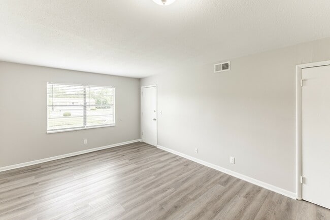 Building Photo - Sandlin Villas Apartments