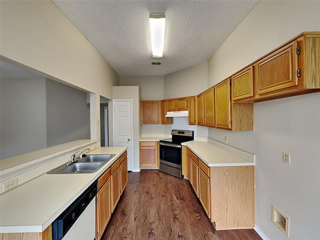 Building Photo - 221 Seegers Dr