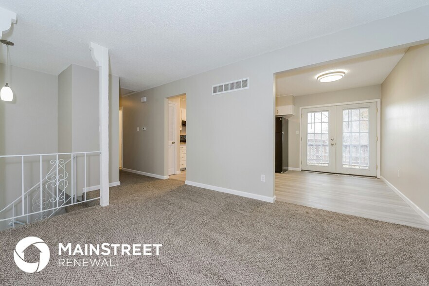 Building Photo - 504 SW Shamrock Pl