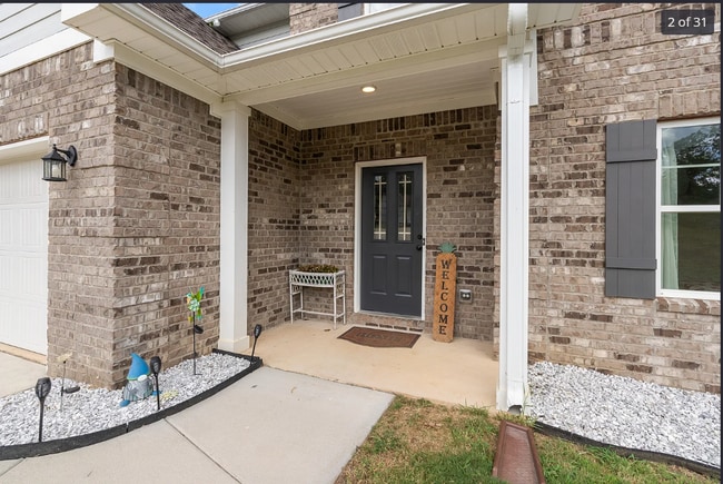 Building Photo - 6643 White Oak Ln