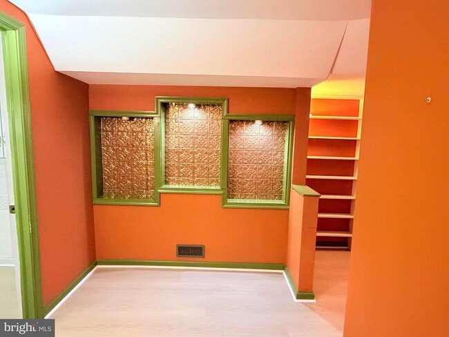 Building Photo - 15 Moonlight Ct