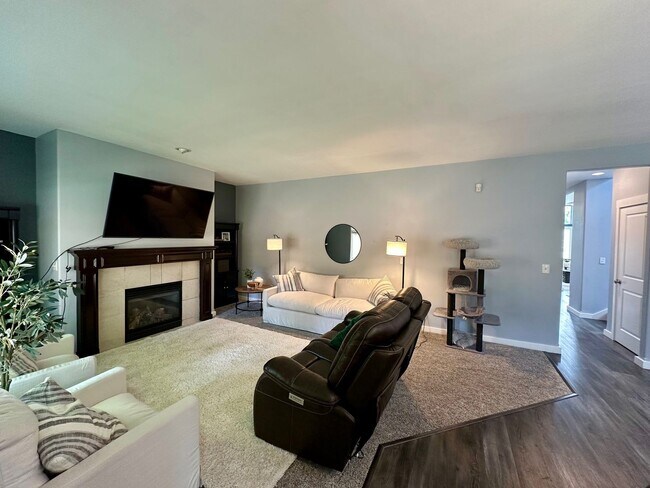 Building Photo - Charming 6 beds 2.5 bath house in Bothell!