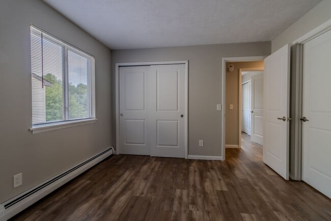 Building Photo - Live Where the City Comes Alive