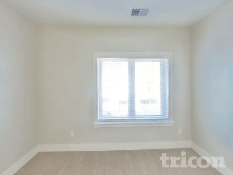 Building Photo - 1263 Hillwood Private Cove