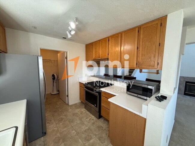 Building Photo - 201 Sea Crest Cir