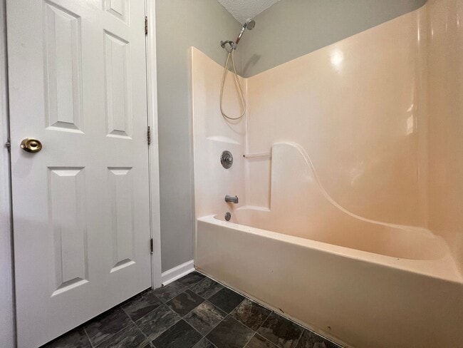 Building Photo - AVAILABLE LATE AUGUST | RECENTLY RENOVATED...