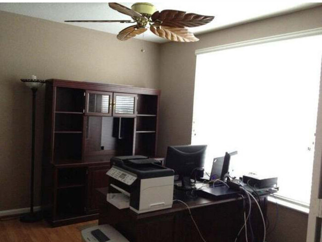 Building Photo - 2866 S Oasis Dr