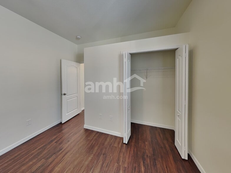 Building Photo - 13219 Beechberry Dr